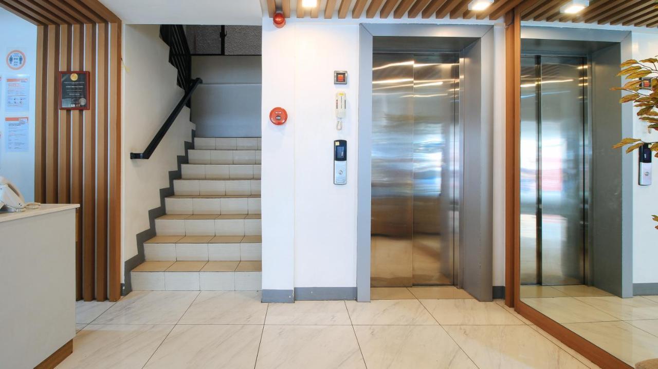 Reddoorz Plus @ Jardin Suites Guadalupe Nuevo Mandaluyong Luaran gambar